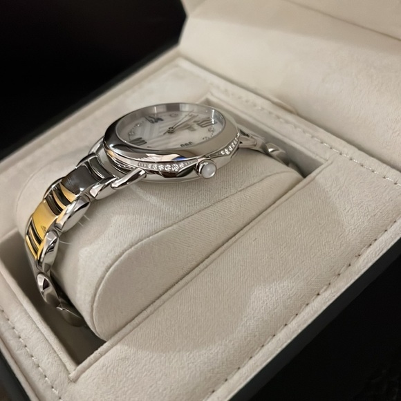 Fendi women’s stainless steel Swiss army diamond selleria watch NEW - Picture 5 of 9